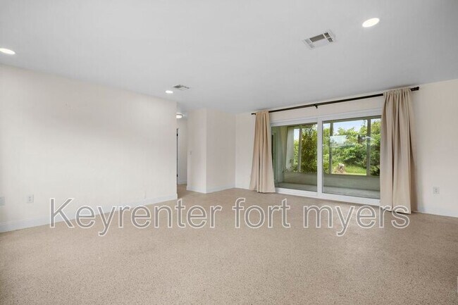 Photo - 4261 Lagg Ave