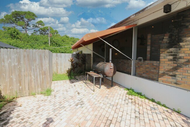 Photo - 4811 Seagrape Dr