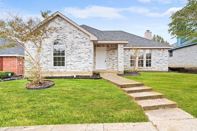 Building Photo - 1042 Kim Ln