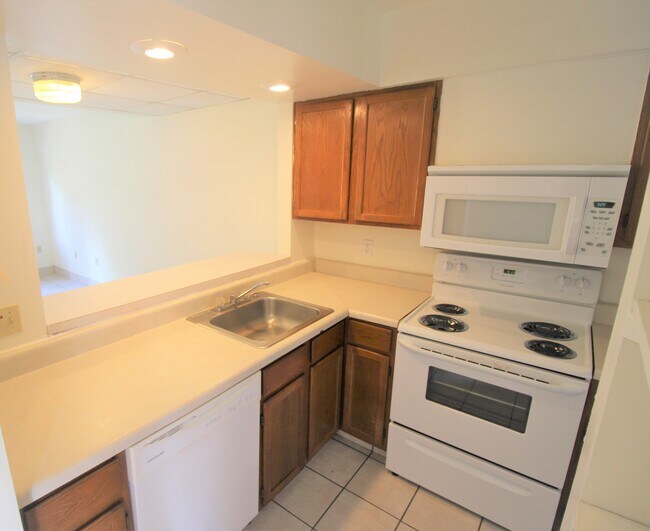 Kitchen includes all appliances - 703 W College Ave