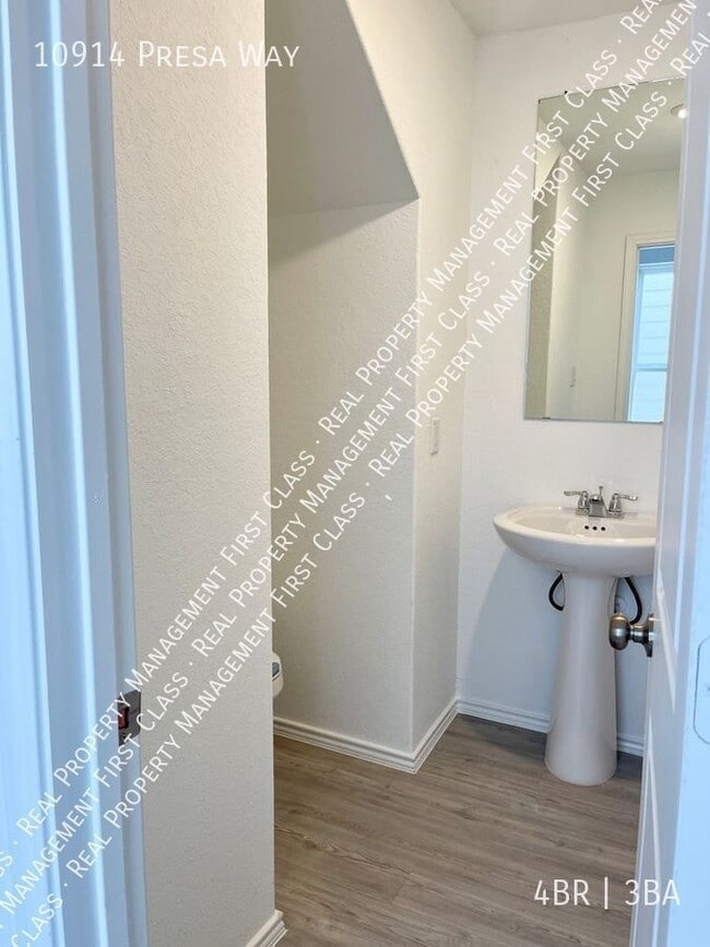 Photo - 10914 Presa Wy