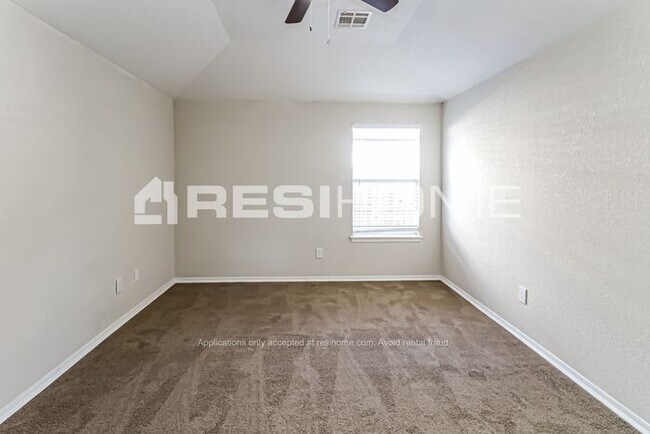 Photo - 3037 Pinecrest St
