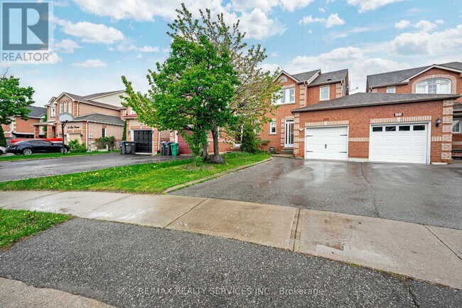 Photo - 125 Lent Crescent