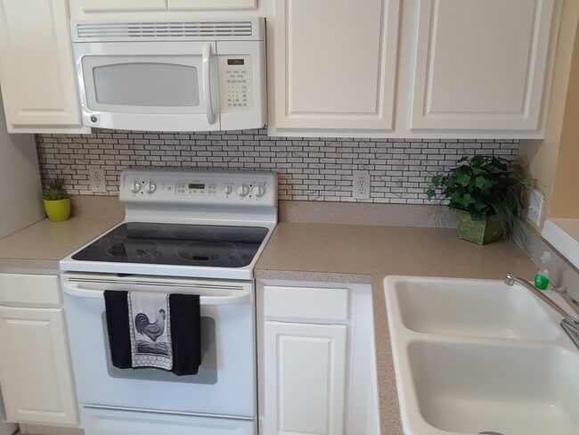 Photo - 1359 Hampton Park Ln