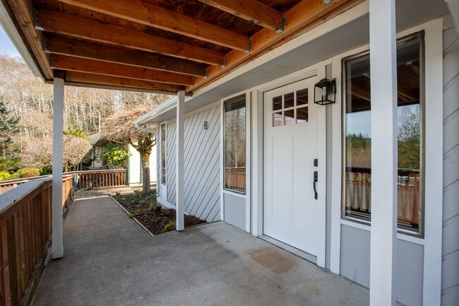 Photo - 332 Birch Unit B