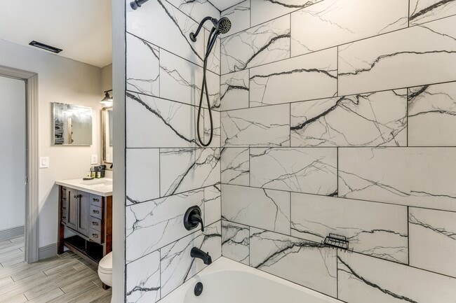 Photo - 128 Loredo Ln