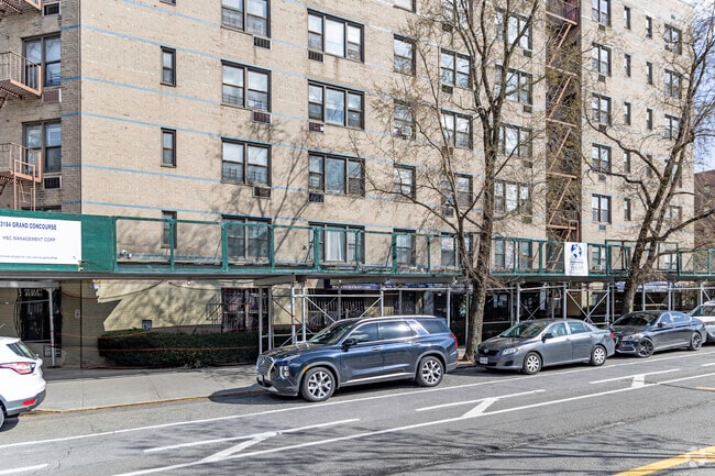 Pasarela - 3184 Grand Concourse