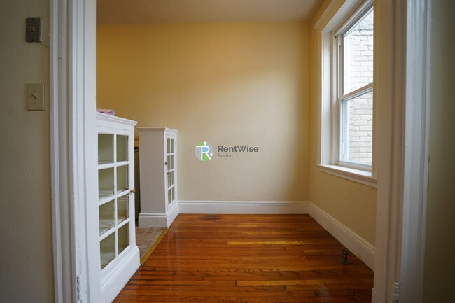 Photo - 228 Kelton St Unidad 16