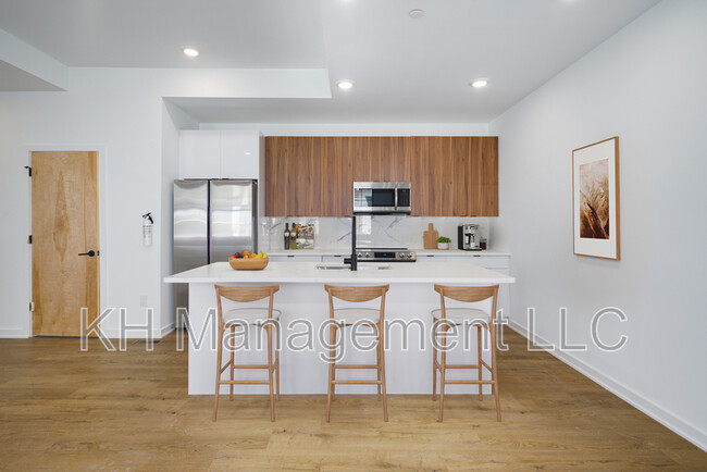 Photo - 630 Moore St Condo