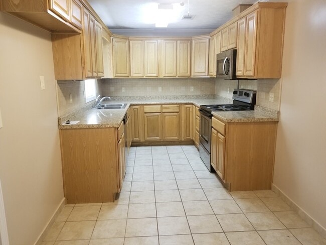 Photo - 206 Webb Rd