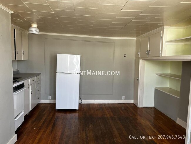 Photo - 200 Center St Unit 3