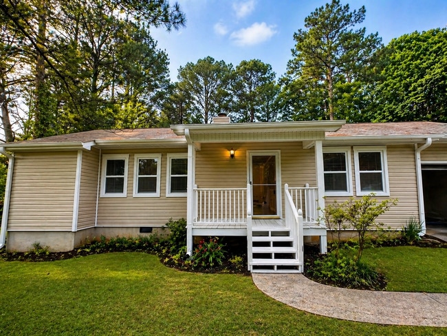 Building Photo - Completely Updated 3BR Home – New Kitchen, Floors, Fixtures & More!
