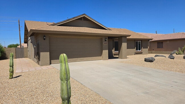 Photo - 11740 N 74th Dr