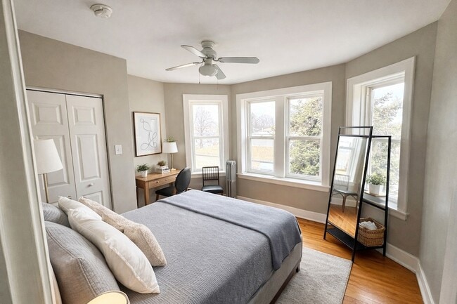 Photo - 2419 N Oak Park Ave