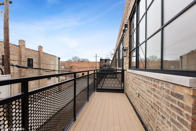 Photo - Beautiful 3 Bed 2 Bath Duplex unit in Heart of Lincoln Square Unit 205