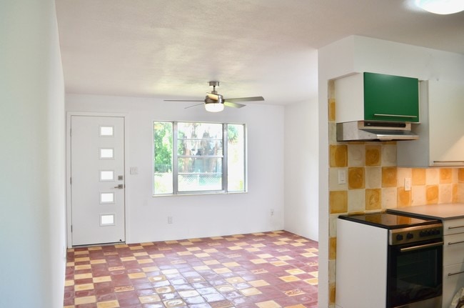 Photo - 1274 36th St