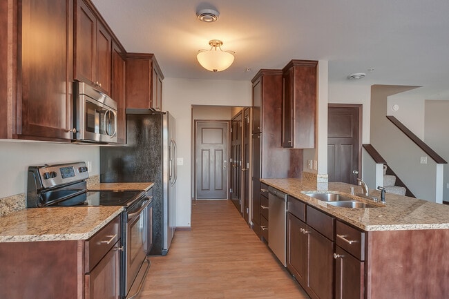 Photo - 667 Roberts Rd