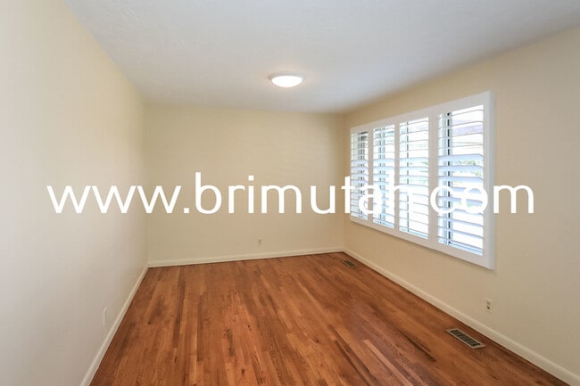 Photo - 415 E 4800 S