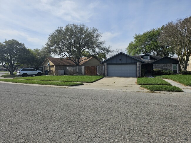 Photo - 3125 Dunbarton Oak St House