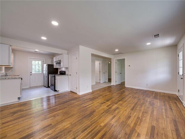 Photo - 182 Sunset Ct