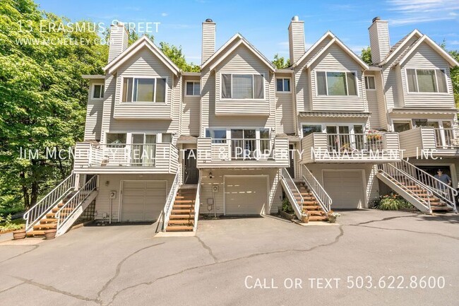 CHARMING LAKE OSWEGO TOWNHOME 2BR WITH GARAGE - CHARMING LAKE OSWEGO TOWNHOME 2BR WITH GARAGE