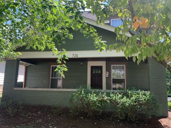 Building Photo - 726 E Hunter Ave