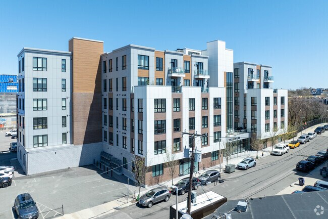 20 W Fifth Street se encuentra en el sur de Boston. - The Ceinture Condominiums