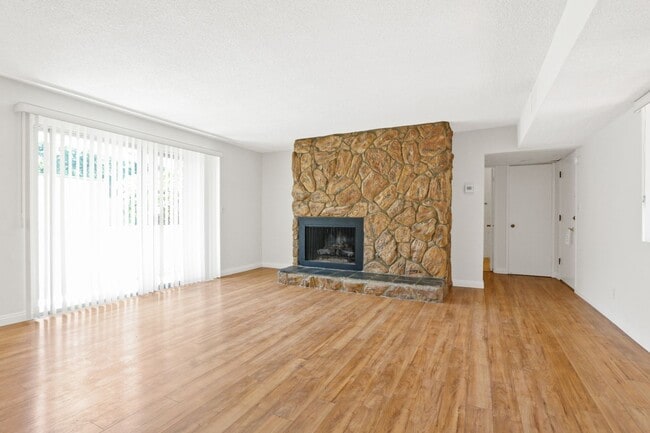 Photo - 12246 Montana Ave Unidad 206