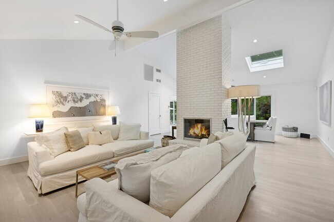 Photo - 5 Tanager Ln