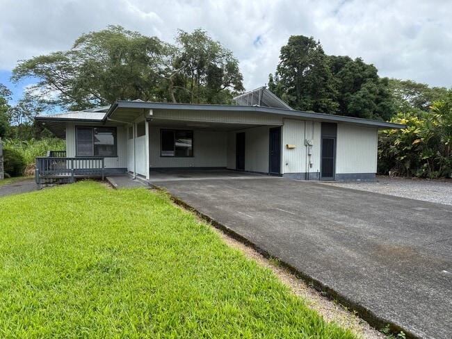 Building Photo - Partially Renovated 4BR/1.5BA Home in Hilo!