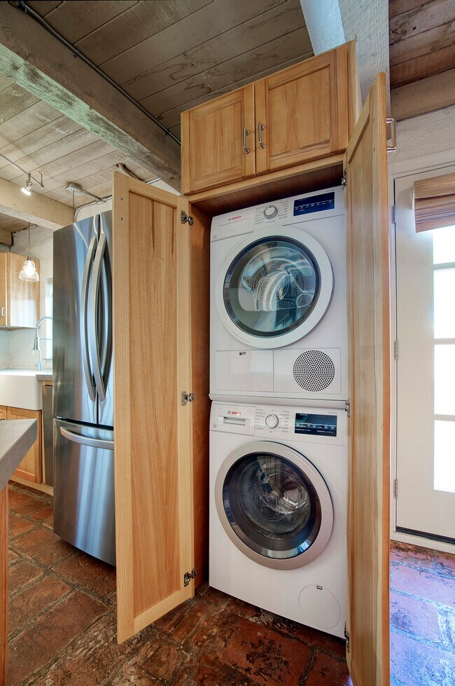 Photo - 6840 E 2nd St Unidad 10