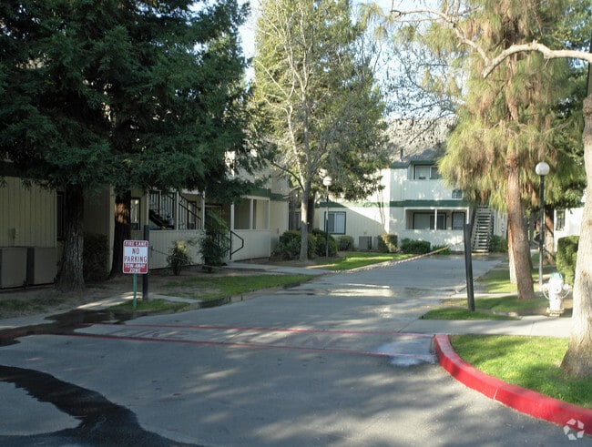 Sequoia Knolls