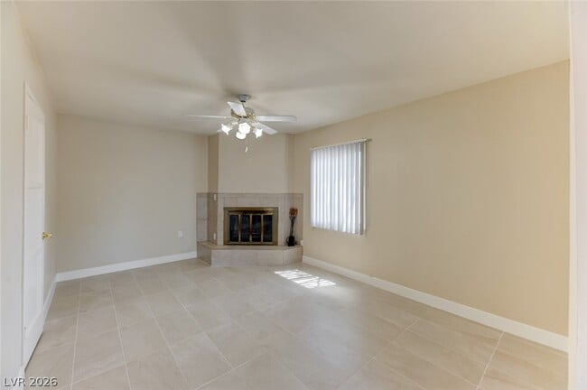Photo - 402 Ilmenite Way