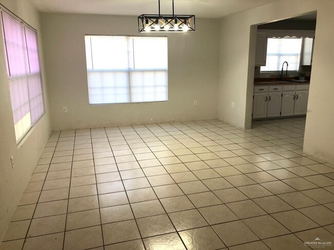 Photo - 17 El Campo Dr