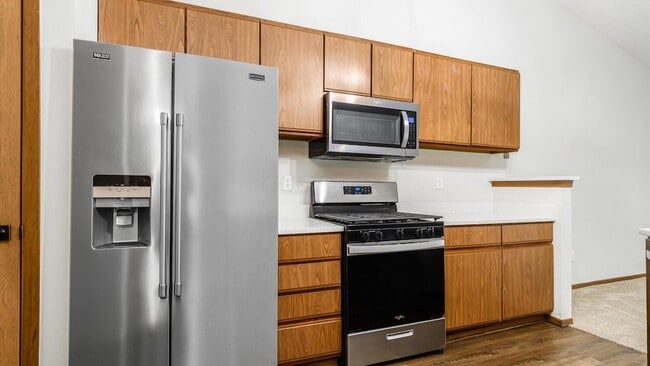 Photo - 824 Crofton Pl