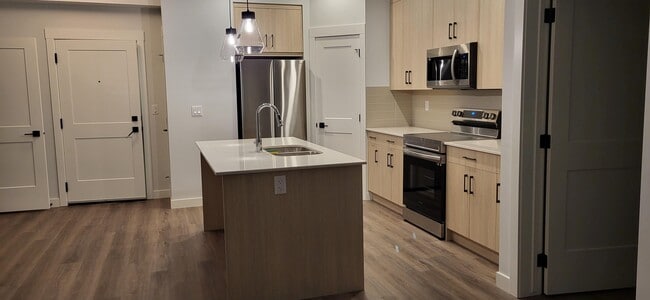 Building Photo - 2 Bed 2 Bath Unit 407