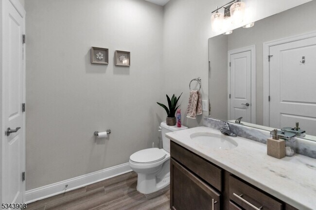 Photo - 310 Centennial Ave Unidad 206