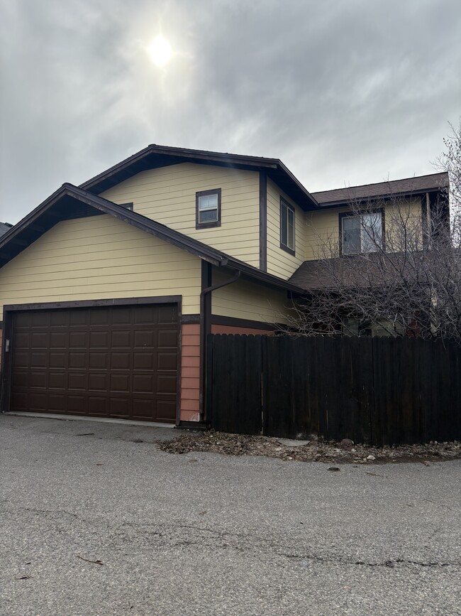 Photo - 2362 Milkhouse Ave