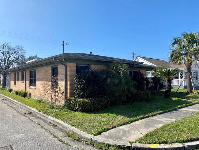 Photo - 1311 Milam Dr