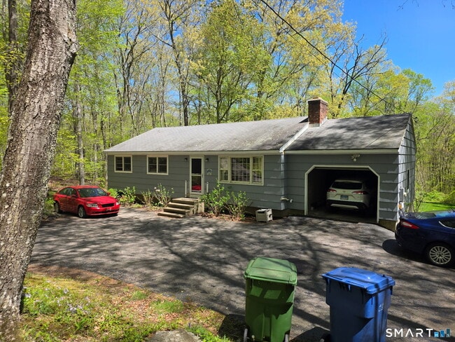 Photo - 708 E Pond Meadow Rd