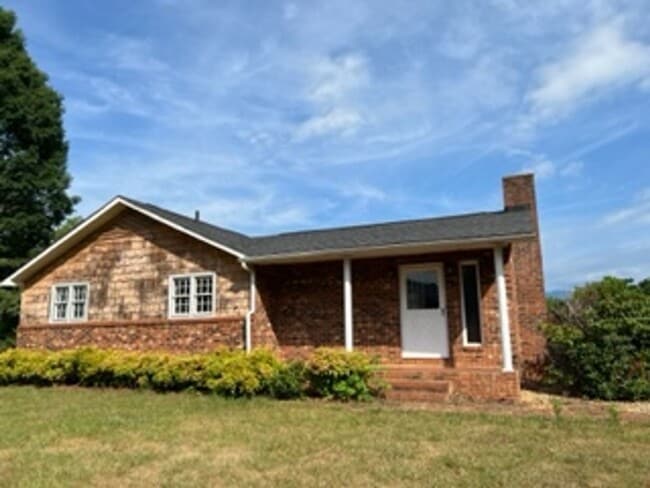 Building Photo - Old Fort Rental