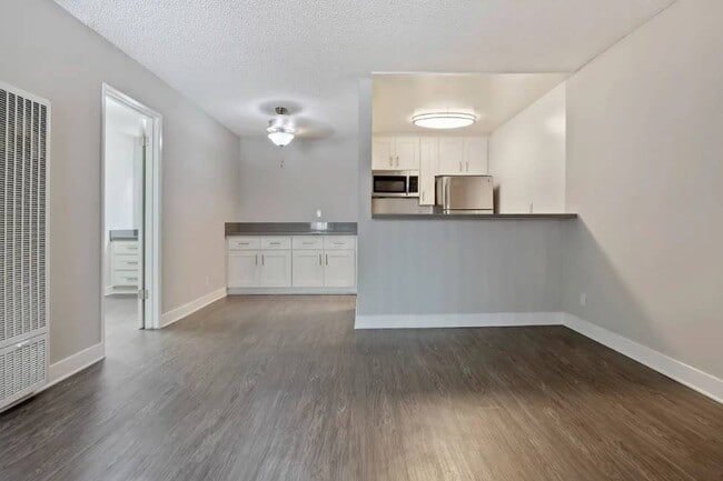 Kaitlin Court Apartments