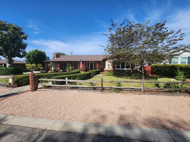 Photo - 4950 Rosehedge Dr