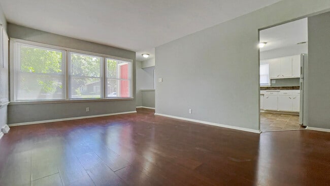 Photo - 5747 N 93rd St