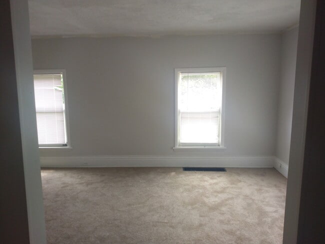 Building Photo - 718 Tompkins St Unit 718 Tompkins