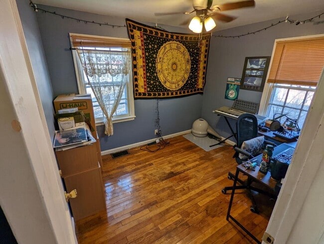 Photo - 5173 Caroline Avenue