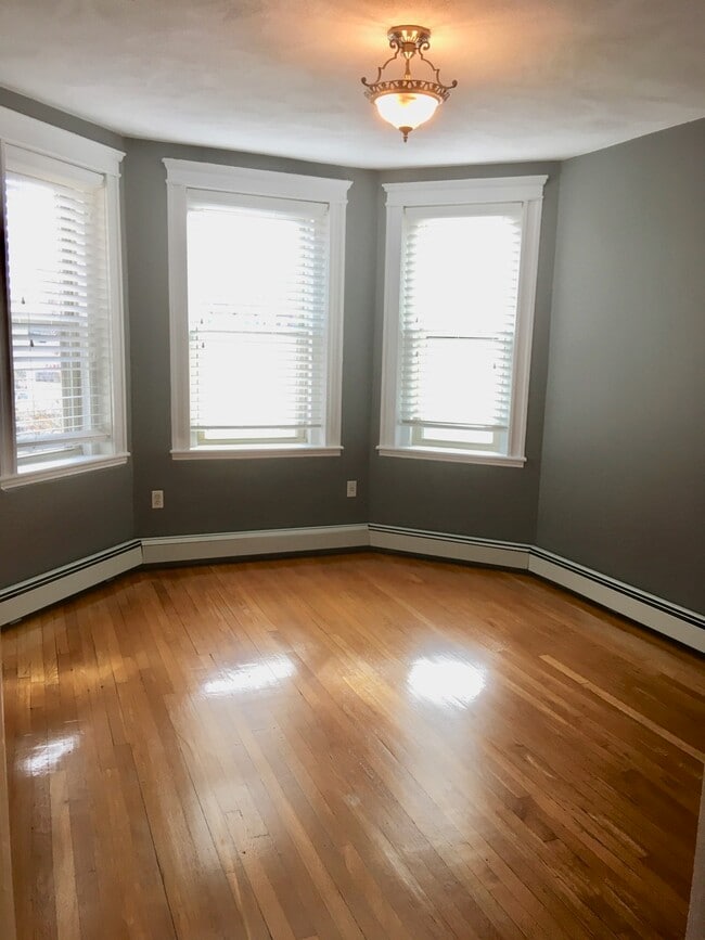 Building Photo - 1673 Commonwealth Ave Unit 12 Rental
