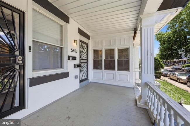 Photo - 5853 Cedar Ave