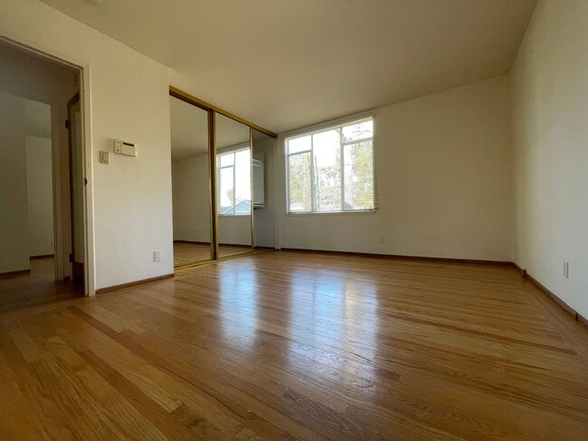 Photo - SANTA CLARA - 4 bedroom home with hardwood floors