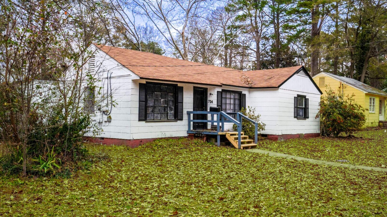 Photo - 704 Woodbury Rd